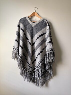 Fringed V-Neck Poncho Sweater in Gray and Black